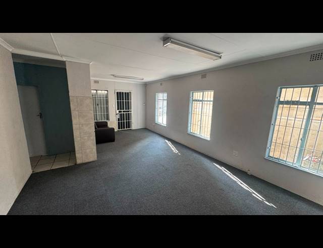 449M² WAREHOUSE TO LET IN WYNBERG